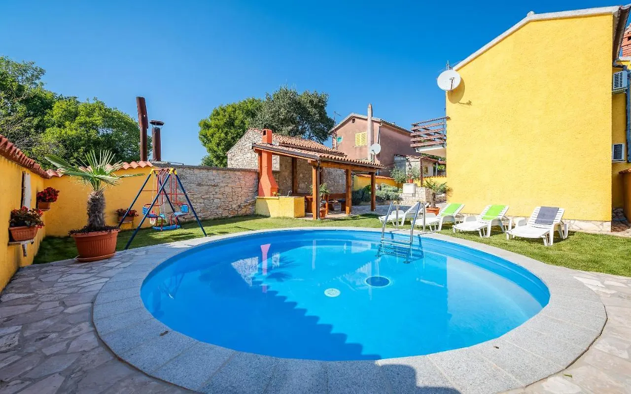 House Mali Vareski 585